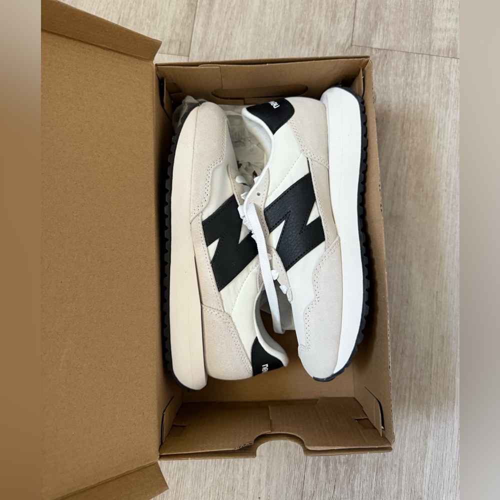 New Balance Sneakers